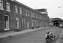 854135 Gezicht op de huizen Balistraat 68 -hoger te Utrecht.